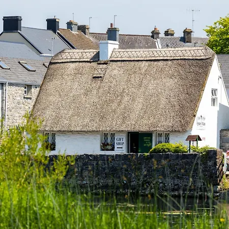 Michaeleen's Manor 4* Cong