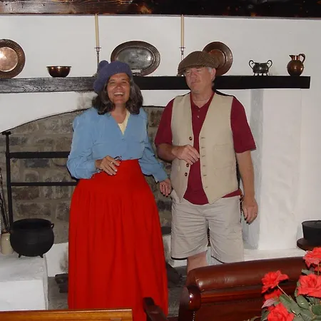 فندق مبيت وإفطار Michaeleen's Manor 4*