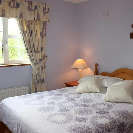 לינה וארוחת בוקר Michaeleen's Manor 4*