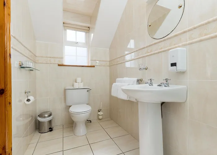 Michaeleen's Manor Bed & Breakfast