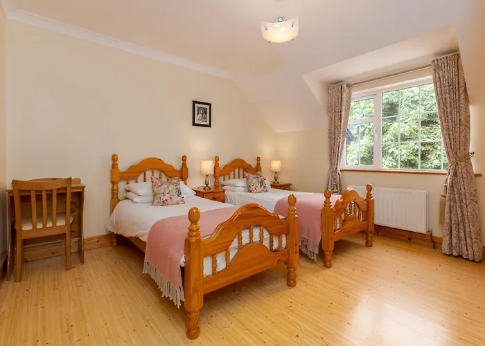 Michaeleen's Manor Bed & Breakfast